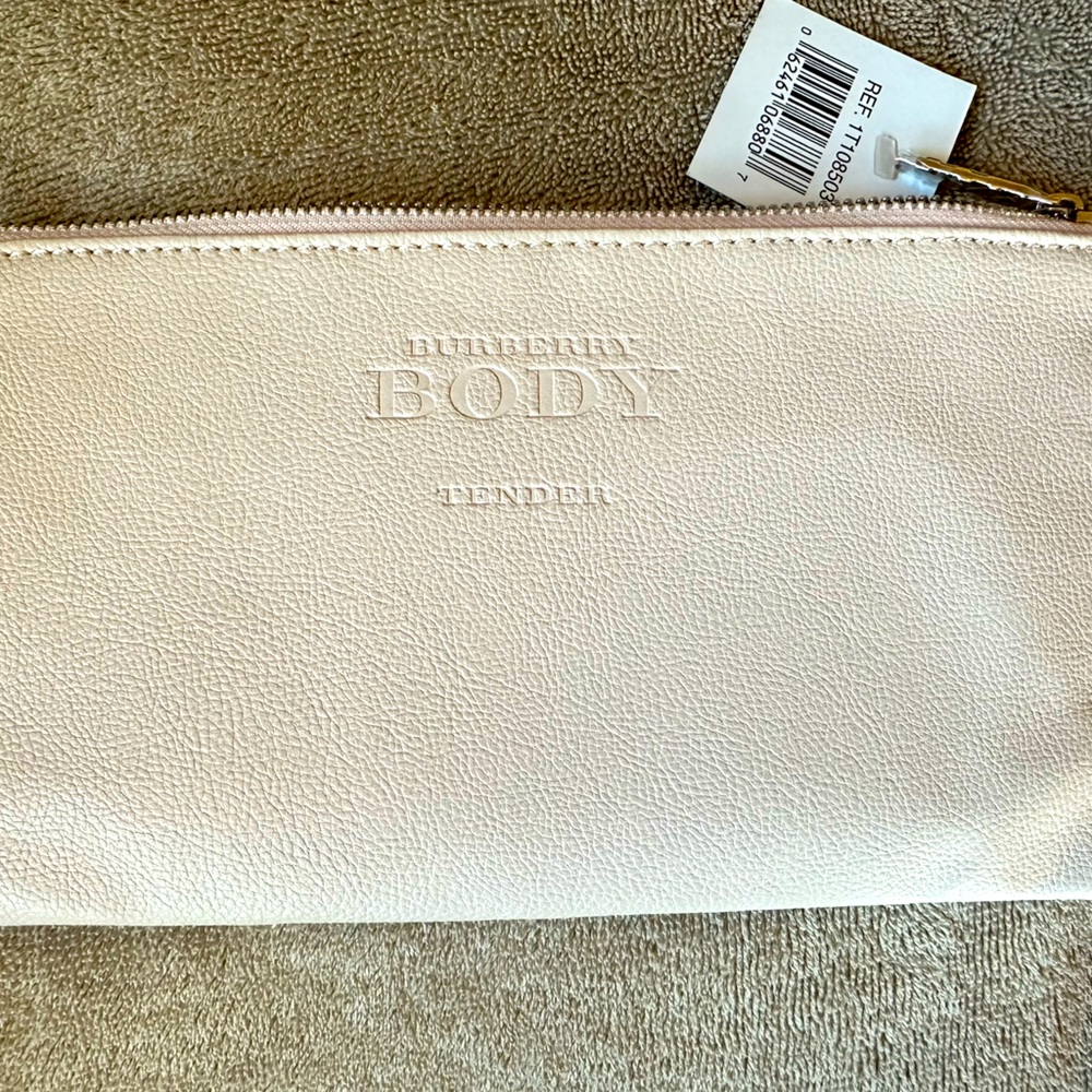 Burberry cosmetic Bag